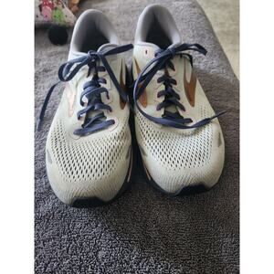Brooks Ghost 15 Cream and Navy Running Shoes 11